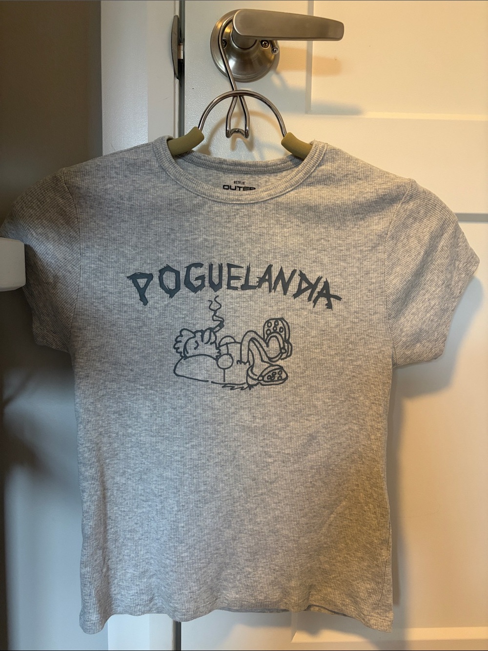Netflix Gray 'Poguelandia' Graphic Baby-Tee Outer Banks
